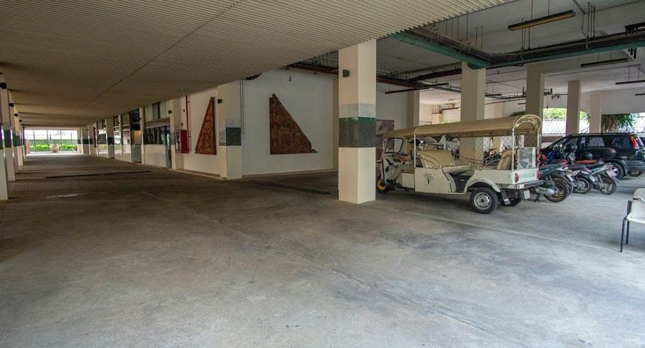 For rent 3 bedrooms condo in Watthana, Bangkok