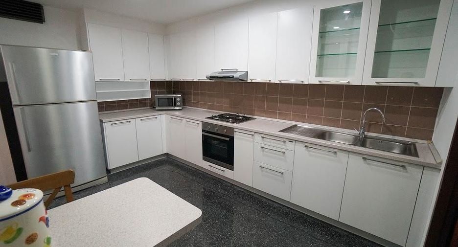 For rent 3 bedrooms condo in Watthana, Bangkok