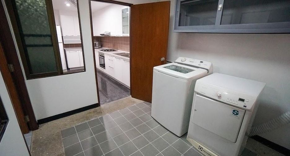 For rent 3 bedrooms condo in Watthana, Bangkok