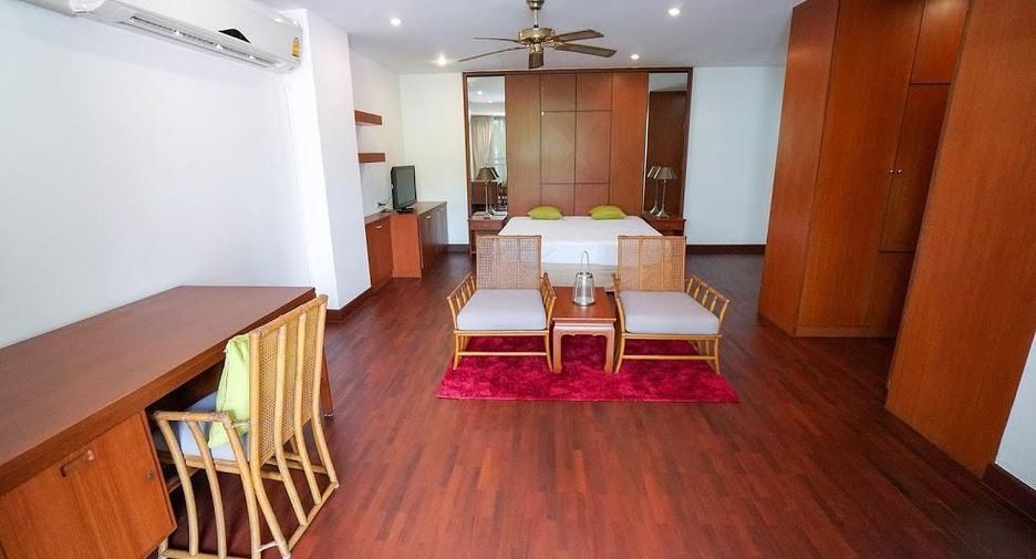 For rent 3 bedrooms condo in Watthana, Bangkok
