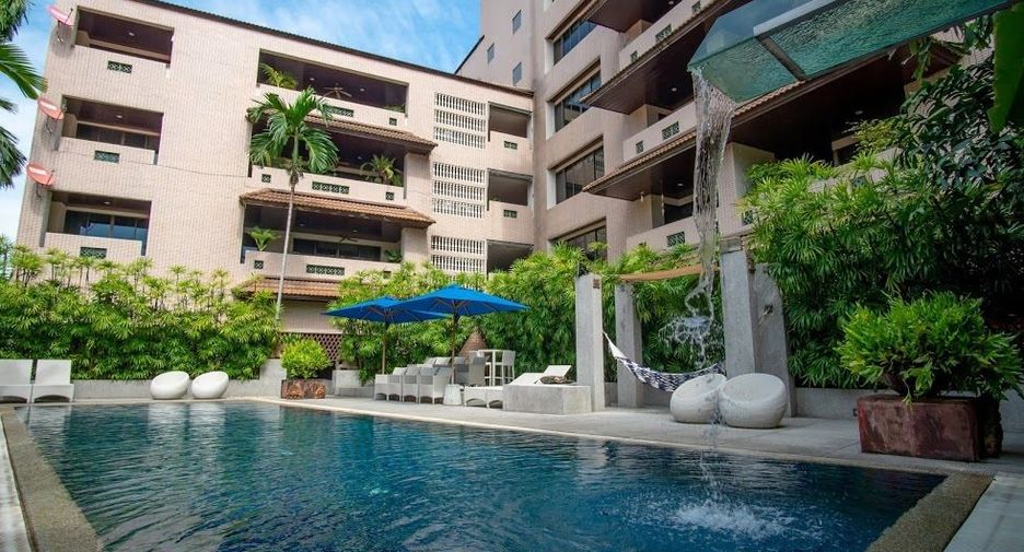 For rent 3 bedrooms condo in Watthana, Bangkok