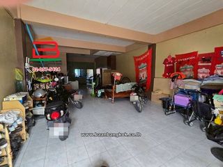 Local comercial en venta de 4 habitaciones en Mueang Chon Buri, Chonburi