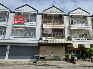 Local comercial en venta de 4 habitaciones en Mueang Chon Buri, Chonburi
