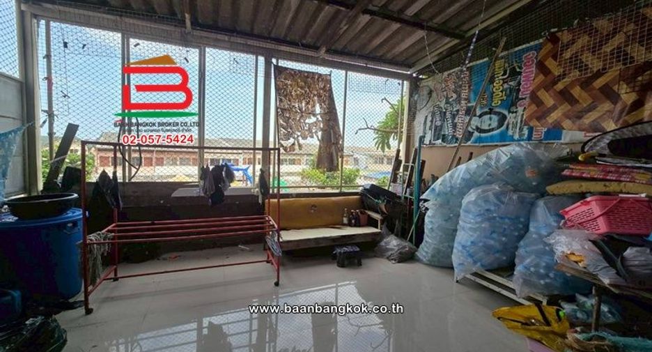 Local comercial en venta de 4 habitaciones en Mueang Chon Buri, Chonburi