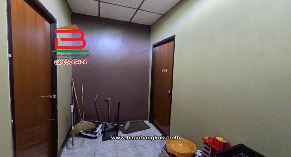 Local comercial en venta de 4 habitaciones en Mueang Chon Buri, Chonburi