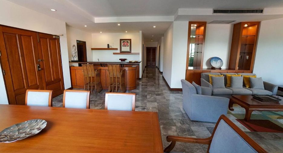 For rent 3 bedrooms apartment in Watthana, Bangkok