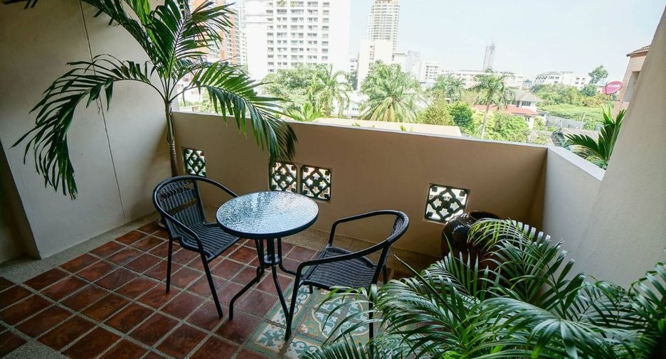 For rent 3 bedrooms apartment in Watthana, Bangkok