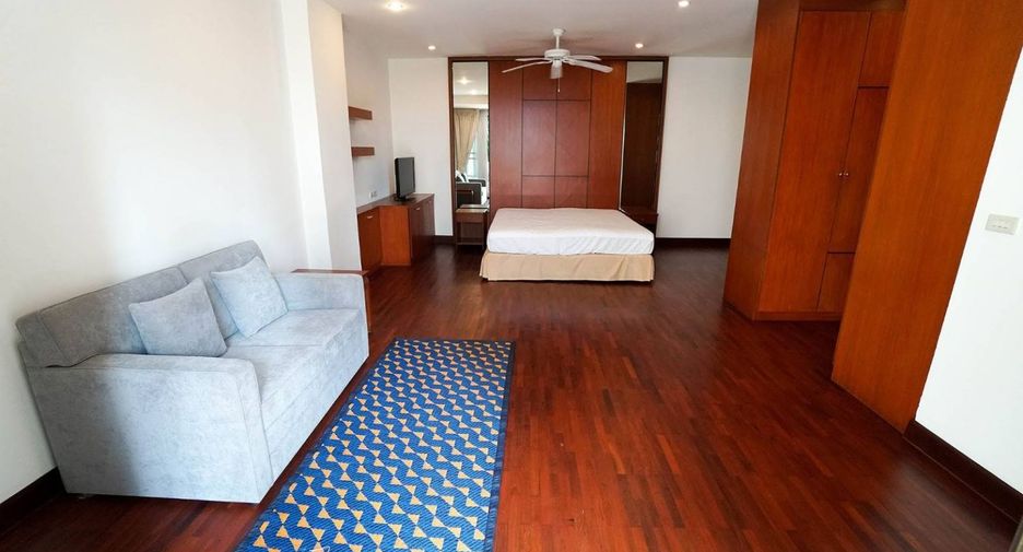 For rent 3 bedrooms apartment in Watthana, Bangkok