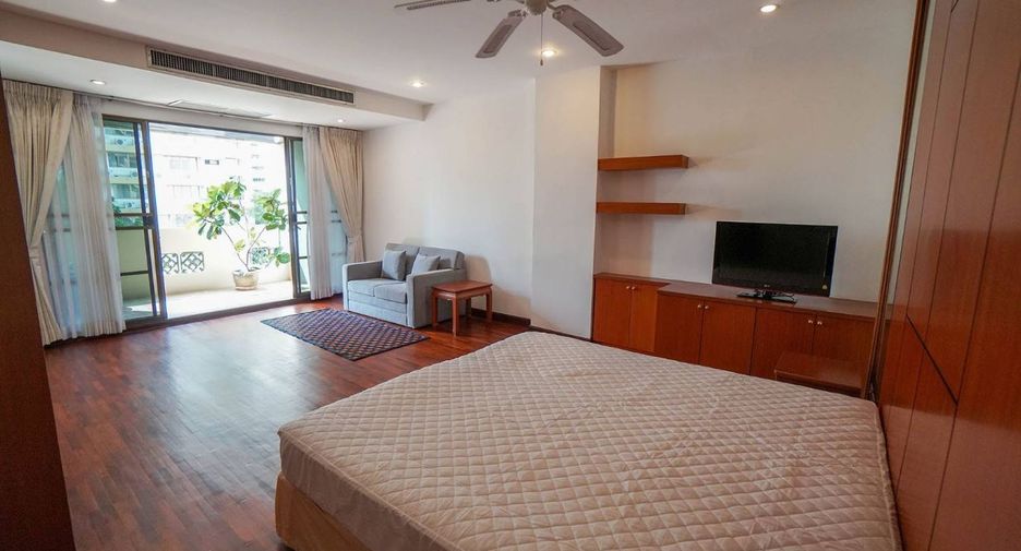 For rent 3 bedrooms apartment in Watthana, Bangkok
