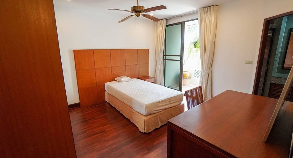 For rent 3 bedrooms apartment in Watthana, Bangkok