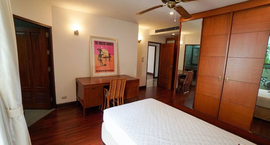 For rent 3 bedrooms apartment in Watthana, Bangkok