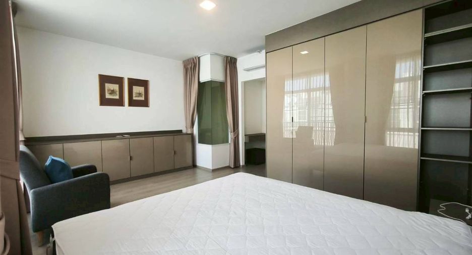 À louer 2 chambres maison de ville à Bang Phli, Samut Prakan
