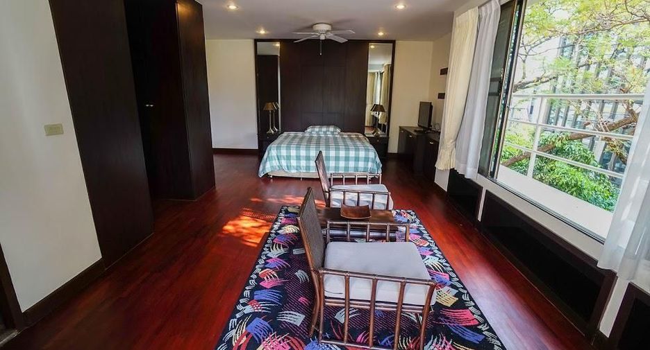 For rent 3 bedrooms condo in Watthana, Bangkok