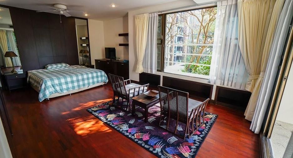For rent 3 bedrooms condo in Watthana, Bangkok