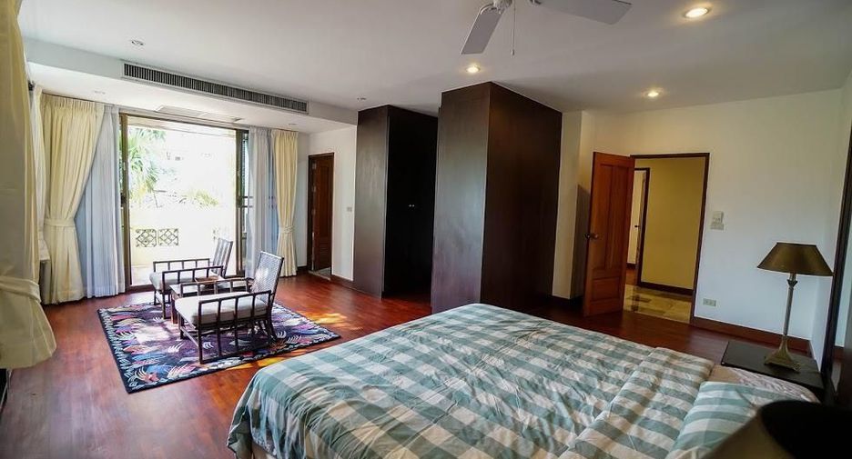 For rent 3 bedrooms condo in Watthana, Bangkok