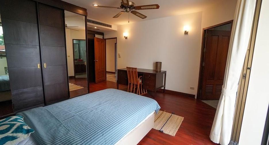 For rent 3 bedrooms condo in Watthana, Bangkok