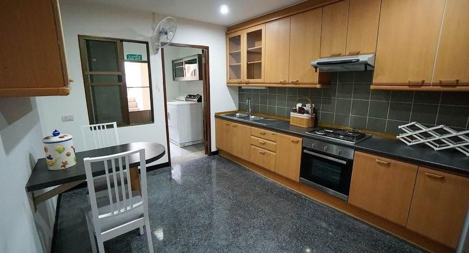For rent 3 bedrooms condo in Watthana, Bangkok