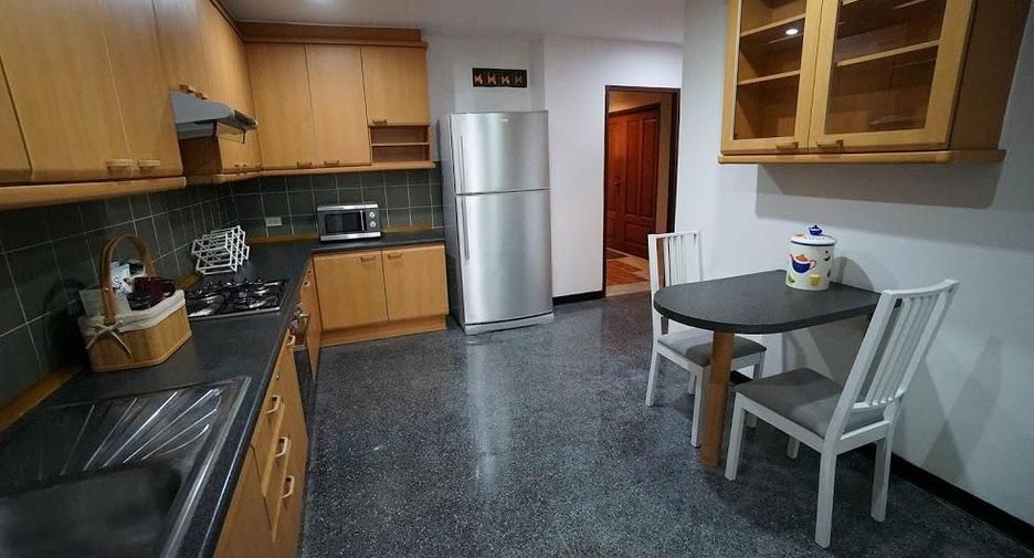 For rent 3 bedrooms condo in Watthana, Bangkok