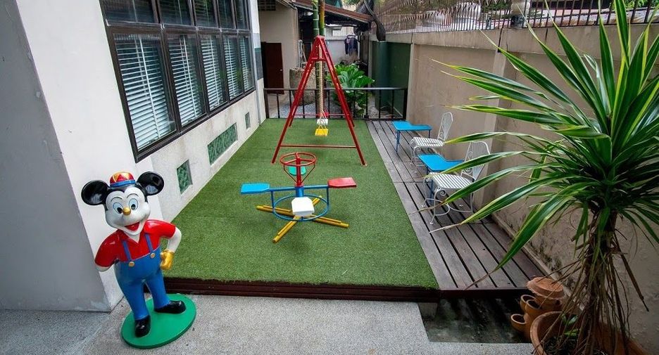 For rent 3 bedrooms condo in Watthana, Bangkok