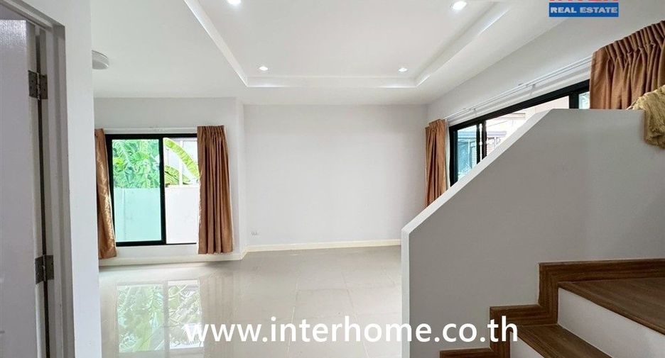 出售 4 卧室 联排别墅 在 Lat Lum Kaeo, Pathum Thani