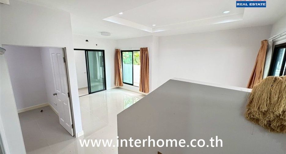 出售 4 卧室 联排别墅 在 Lat Lum Kaeo, Pathum Thani