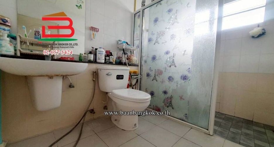 Haus zum Kauf mit 3 Zimmer in Pak Kret, Nonthaburi