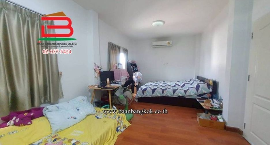 Haus zum Kauf mit 3 Zimmer in Pak Kret, Nonthaburi