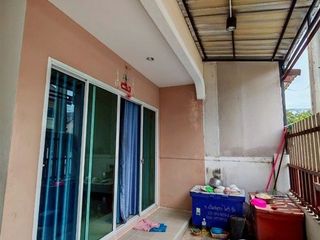 Casa adosada en venta de 4 habitaciones en Phra Samut Chedi, Samut Prakan
