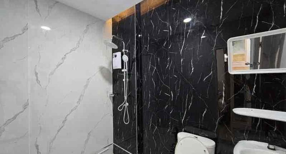 Casa adosada en alquiler de 4 habitaciones en Bang Lamung, Chonburi