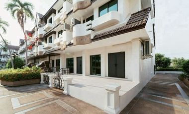 出租 和 出售 5 卧室 独立屋 在 Khlong Toei, 曼谷