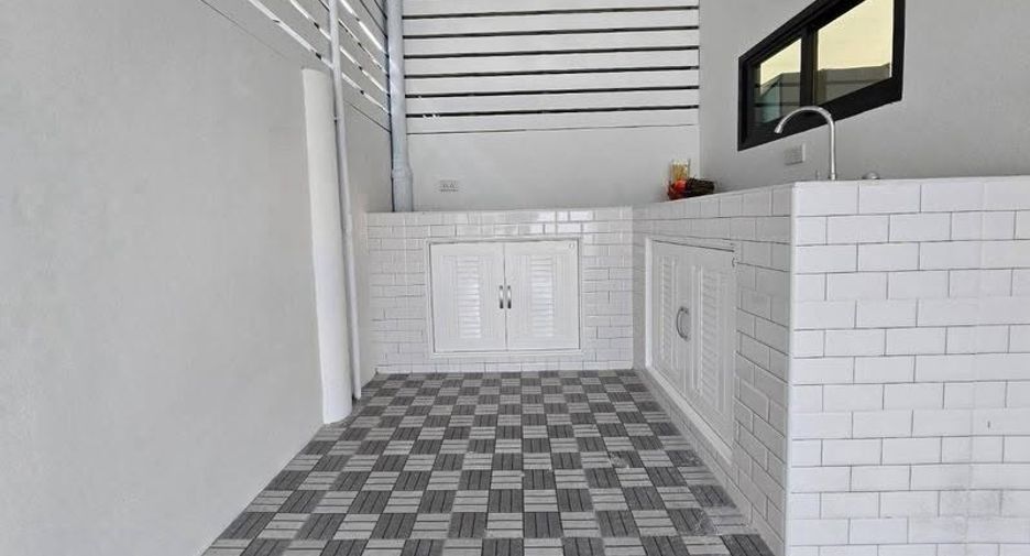 For rent 4 bedrooms house in Bang Lamung, Chonburi