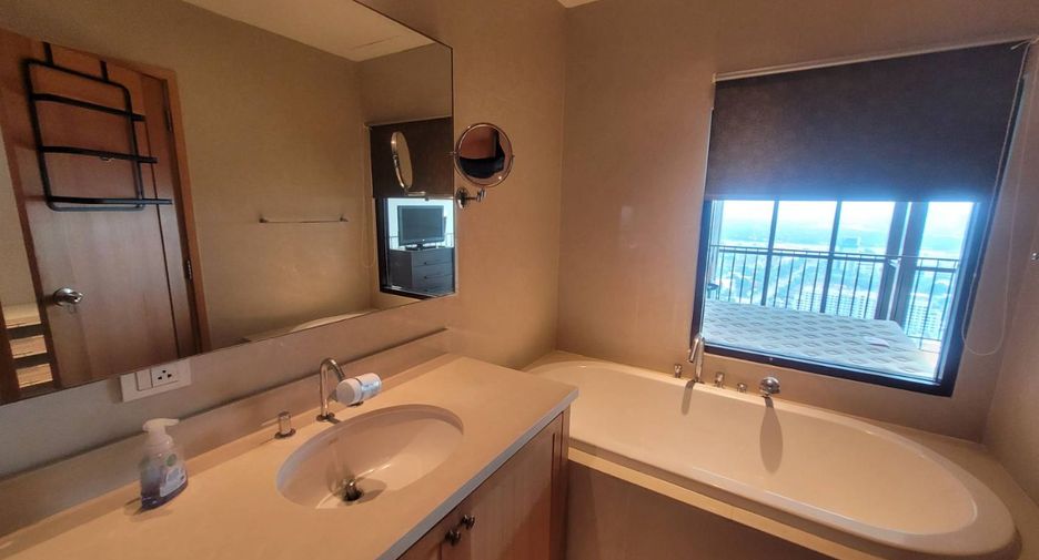 For rent 1 bed condo in Khlong Toei, Bangkok