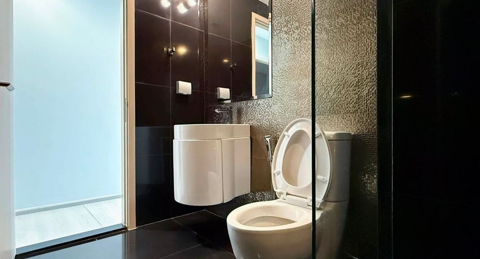 For rent 2 ベッドルーム condo in Khlong Toei, Bangkok