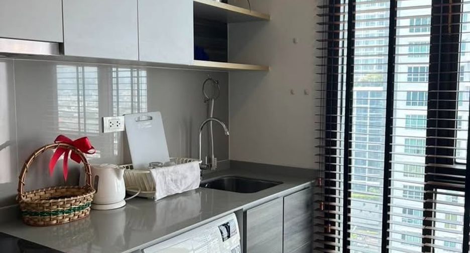 For rent 1 bed condo in Huai Khwang, Bangkok