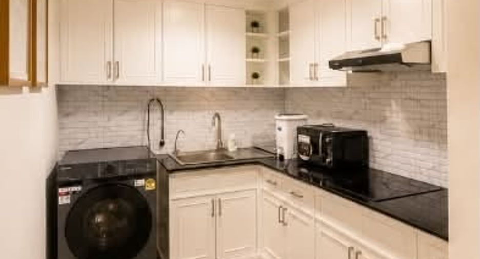 For rent 1 bed condo in Watthana, Bangkok