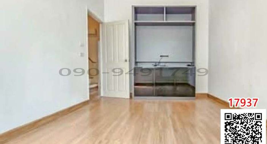 For rent 3 bedrooms townhouse in Mueang Nonthaburi, Nonthaburi