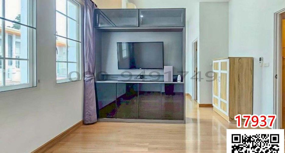 For rent 3 bedrooms townhouse in Mueang Nonthaburi, Nonthaburi