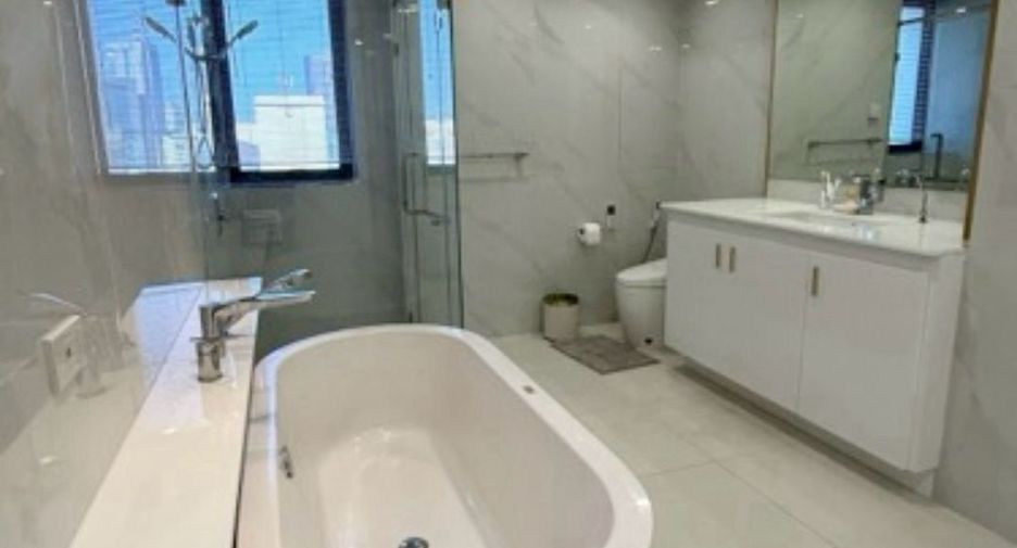 Condo en venta de 3 habitaciones en Khlong Toei, Bangkok