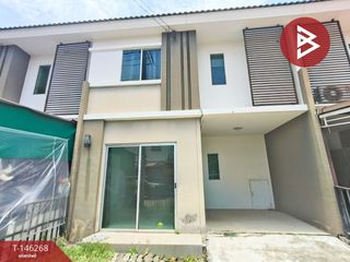 Casa adosada en venta de 3 habitaciones en Phra Samut Chedi, Samut Prakan