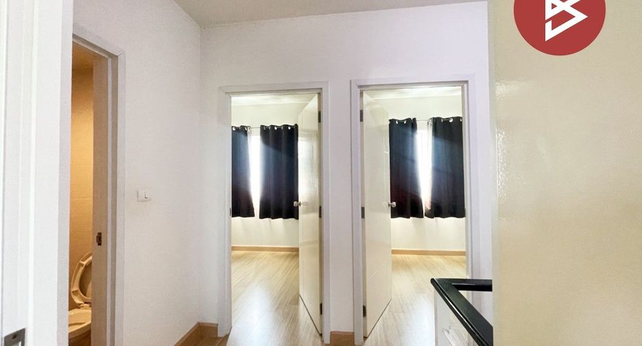 Casa adosada en venta de 3 habitaciones en Phra Samut Chedi, Samut Prakan
