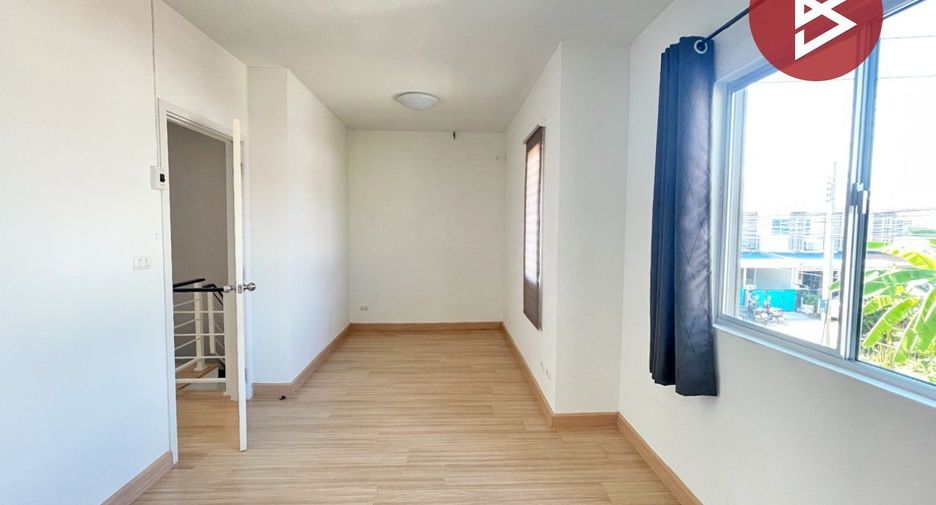 Casa adosada en venta de 3 habitaciones en Phra Samut Chedi, Samut Prakan