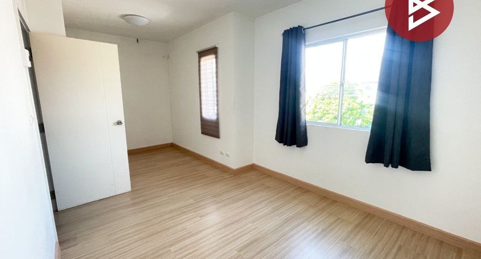 Casa adosada en venta de 3 habitaciones en Phra Samut Chedi, Samut Prakan