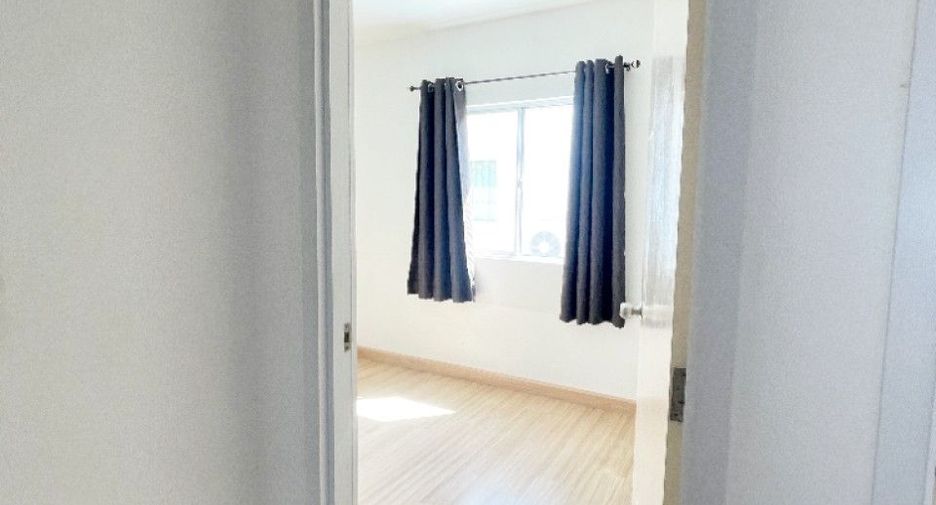 Casa adosada en venta de 3 habitaciones en Phra Samut Chedi, Samut Prakan