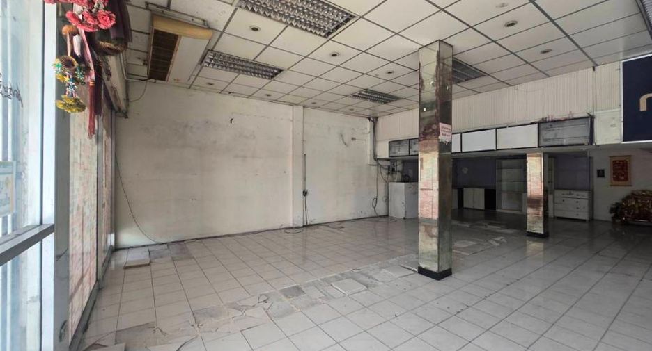 For rent retail Space in Bang Khen, Bangkok