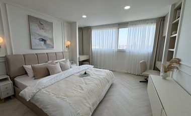 For sale 2 bedrooms condo in Huai Khwang, Bangkok