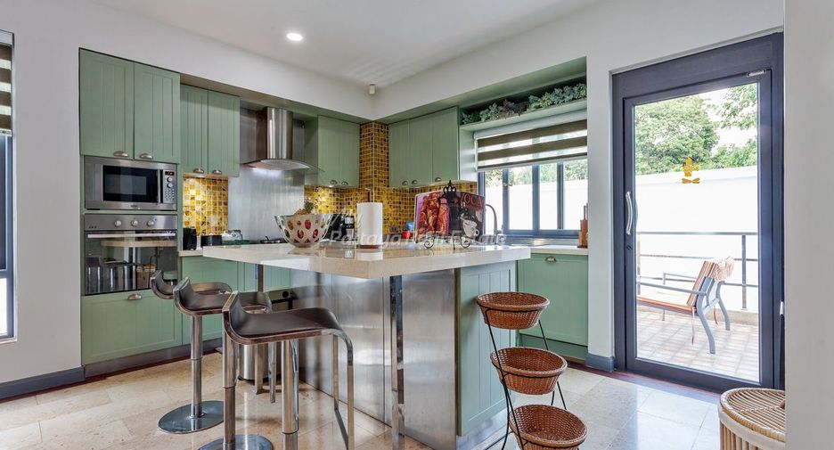 For sale 5 bedrooms villa in Bang Lamung, Chonburi