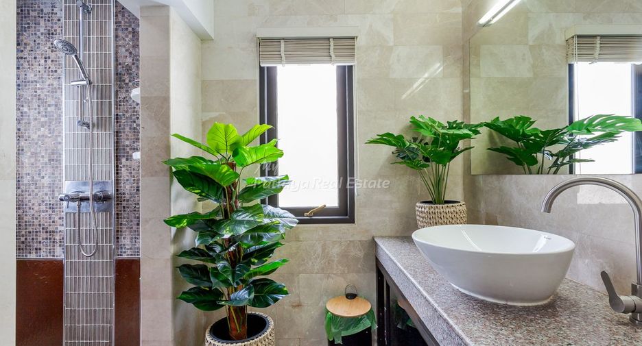 For sale 5 bedrooms villa in Bang Lamung, Chonburi