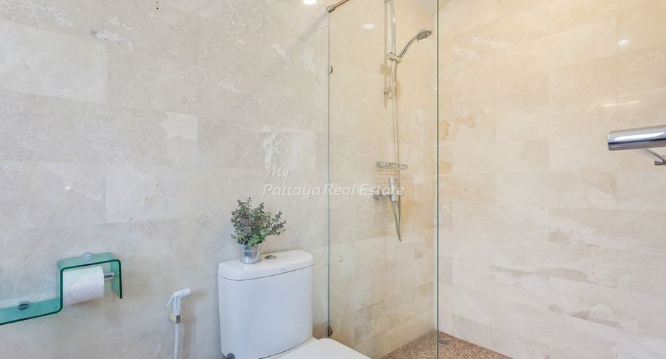 For sale 5 bedrooms villa in Bang Lamung, Chonburi