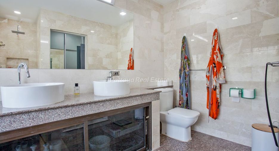 For sale 5 bedrooms villa in Bang Lamung, Chonburi