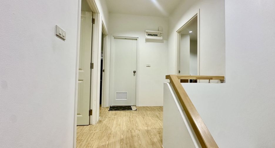 For sale 3 bedrooms townhouse in Sai Noi, Nonthaburi